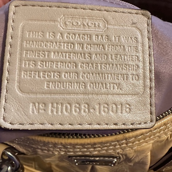 Coach Kristin patent leather bag. - Picture 3 of 14